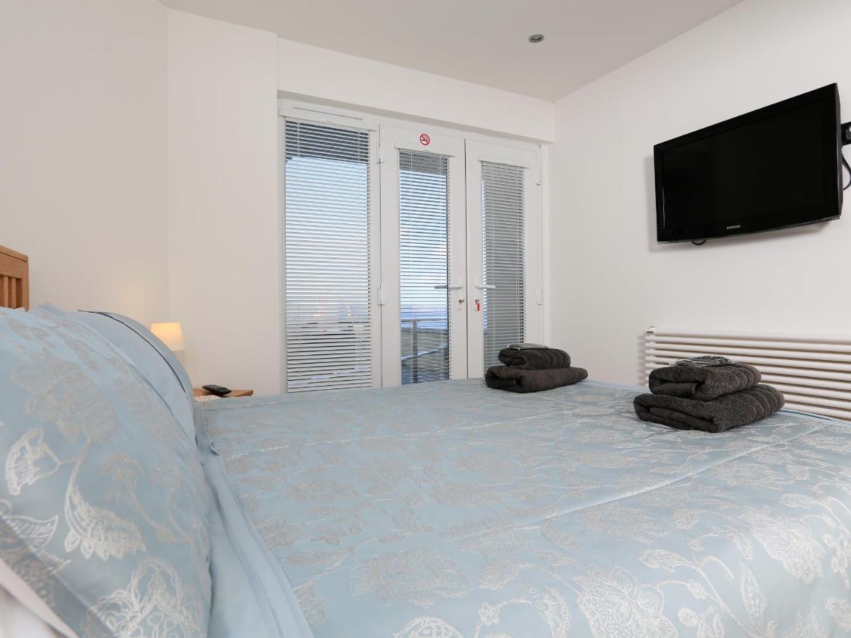 1 At The Beach Beesands Exterior photo